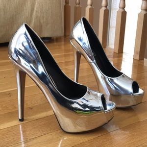 Liliana Mirror Silver Pumps size 7.5